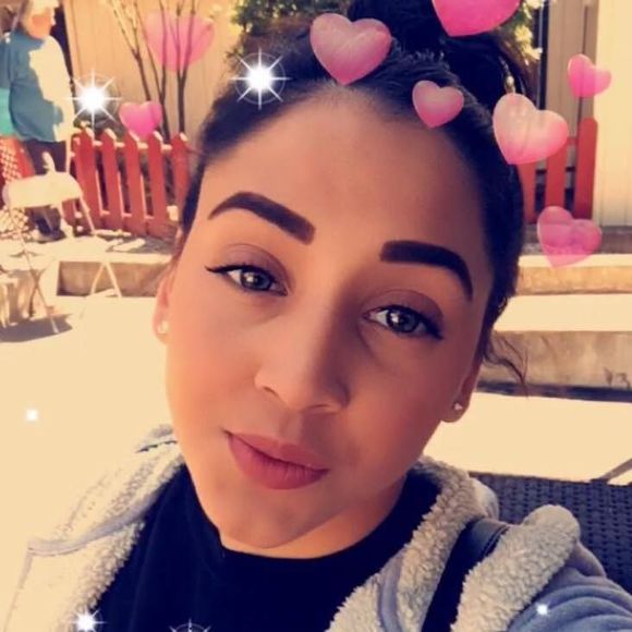 Meet your Posher, Kamelia - Picture 1 of 1